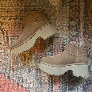 UGG classic ultra mini ankle platform boot